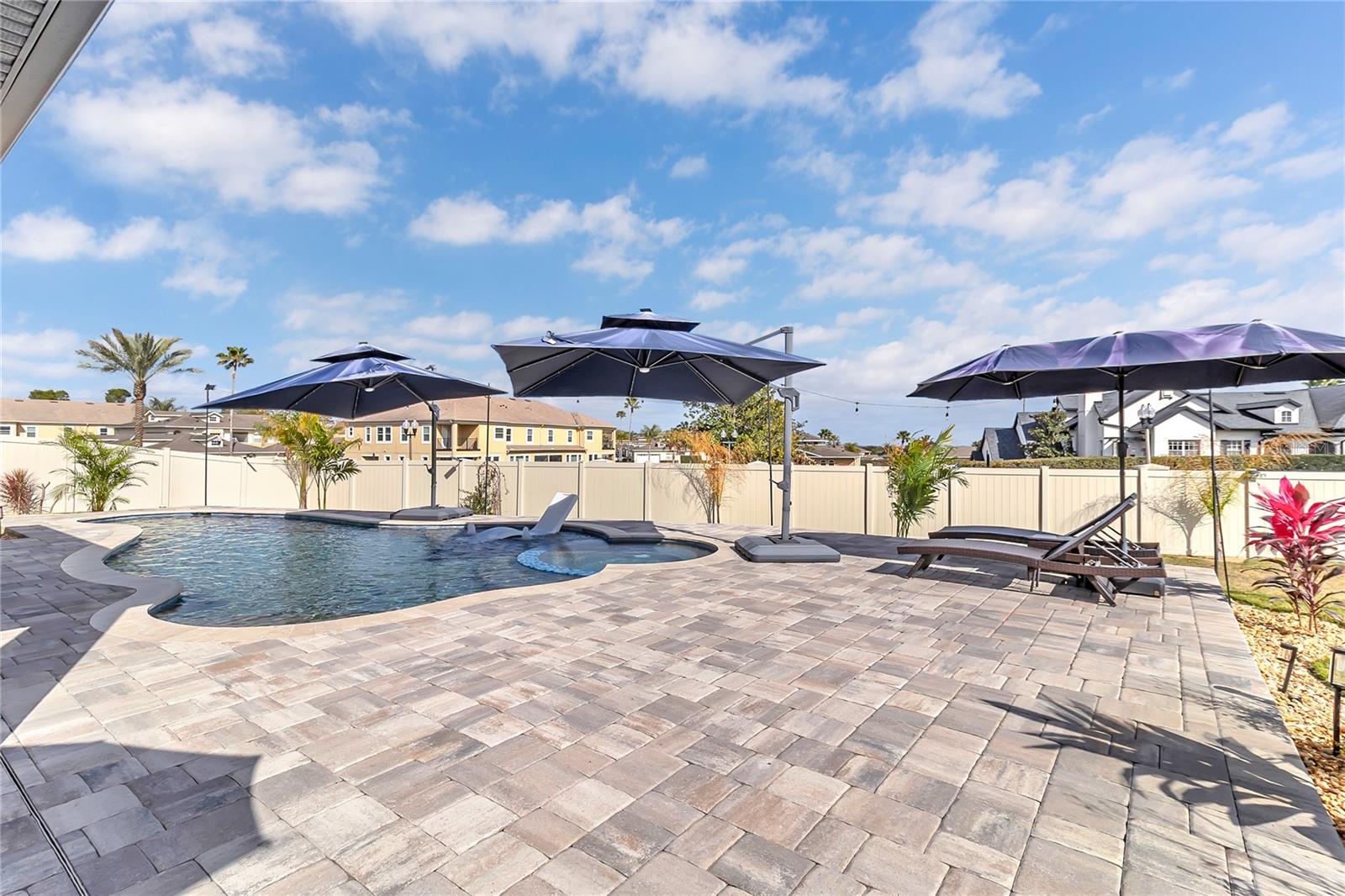 JOHNS LAKE LNDG PH 6 - Residential