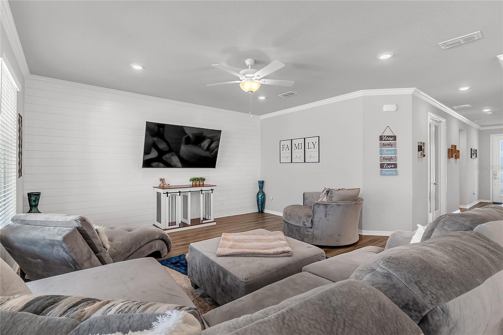 JOHNS LAKE LNDG PH 6 - Residential