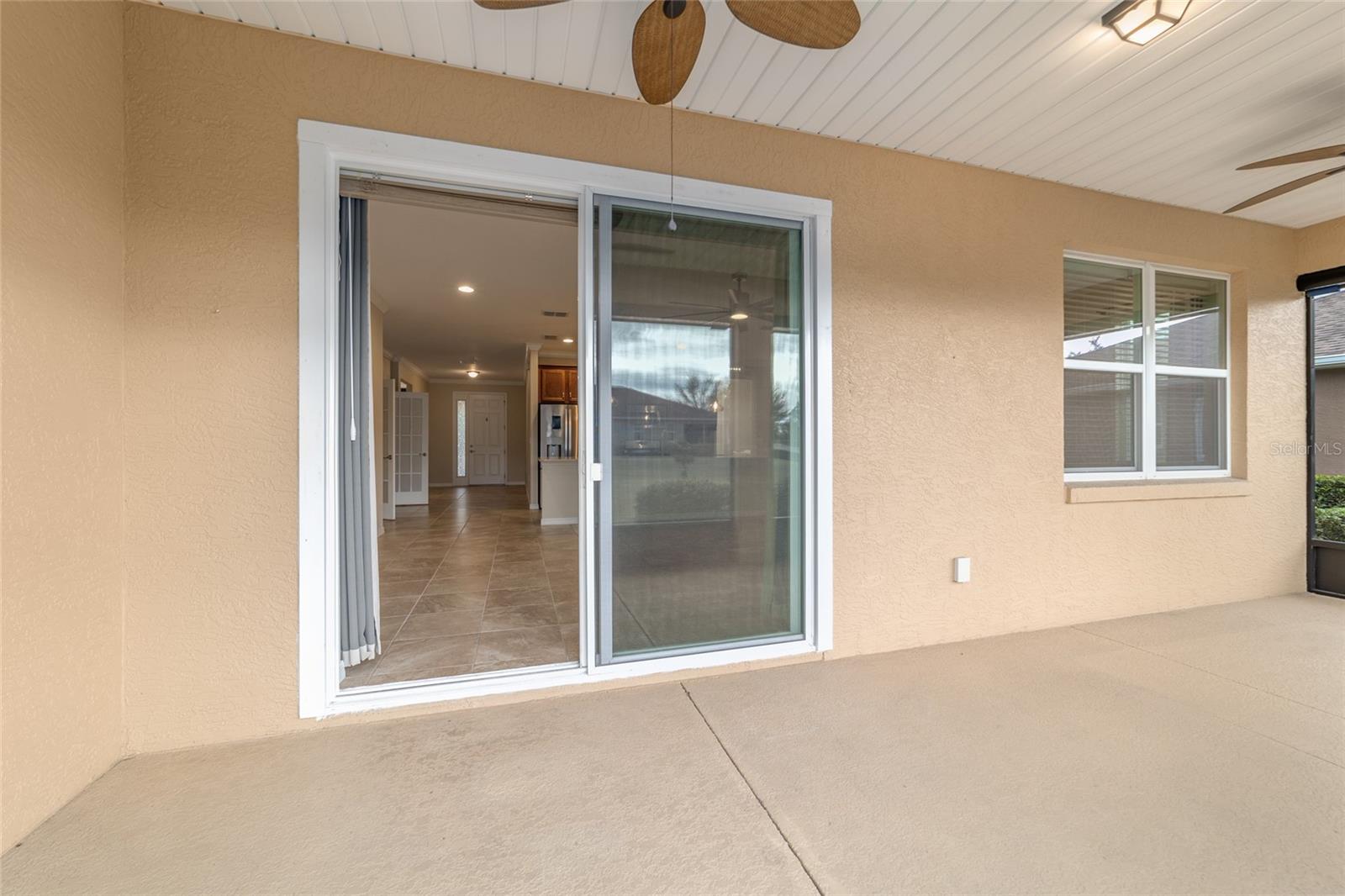 ON TOP OF THE WORLD / WINDSOR - Residential