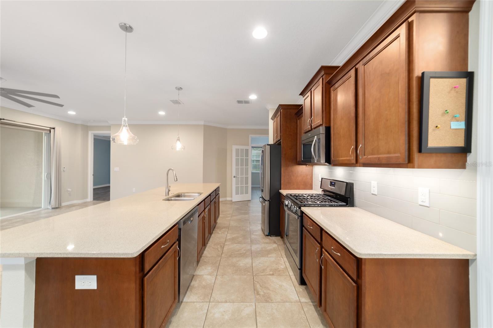 ON TOP OF THE WORLD / WINDSOR - Residential