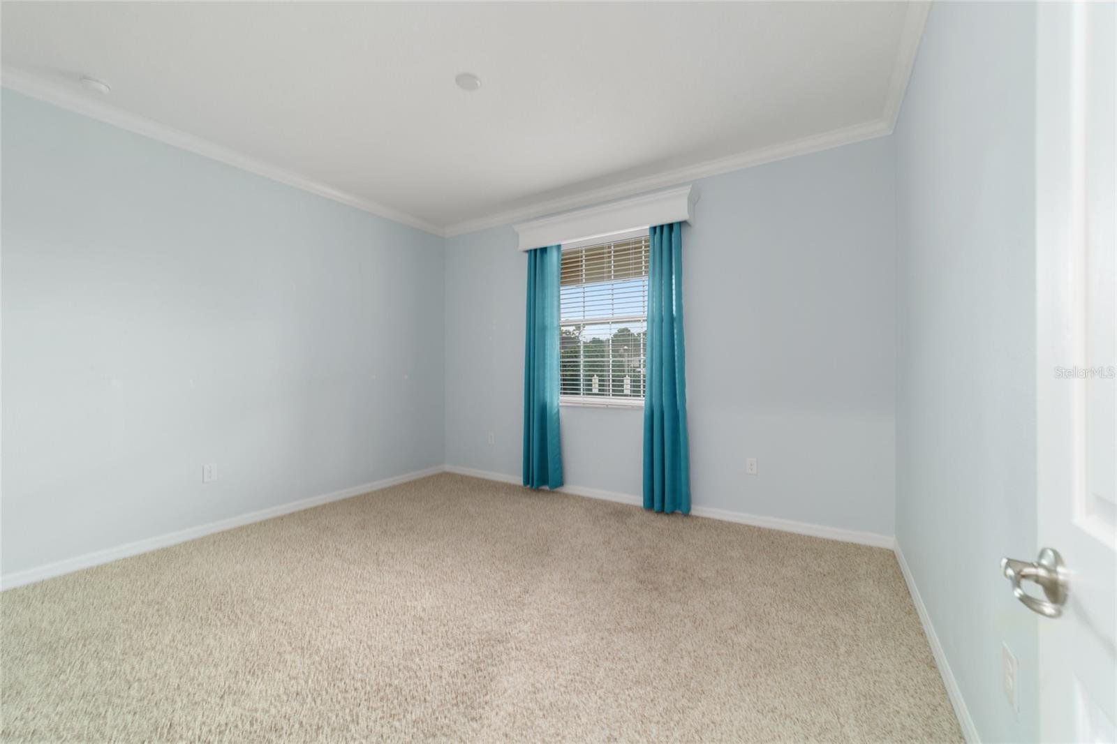 ON TOP OF THE WORLD / WINDSOR - Residential