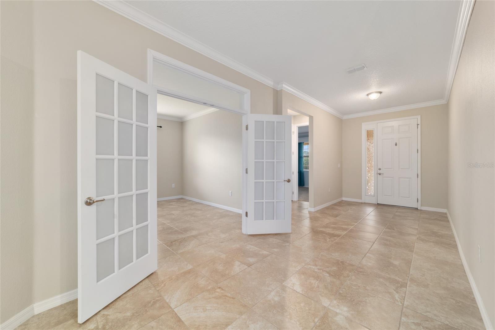 ON TOP OF THE WORLD / WINDSOR - Residential