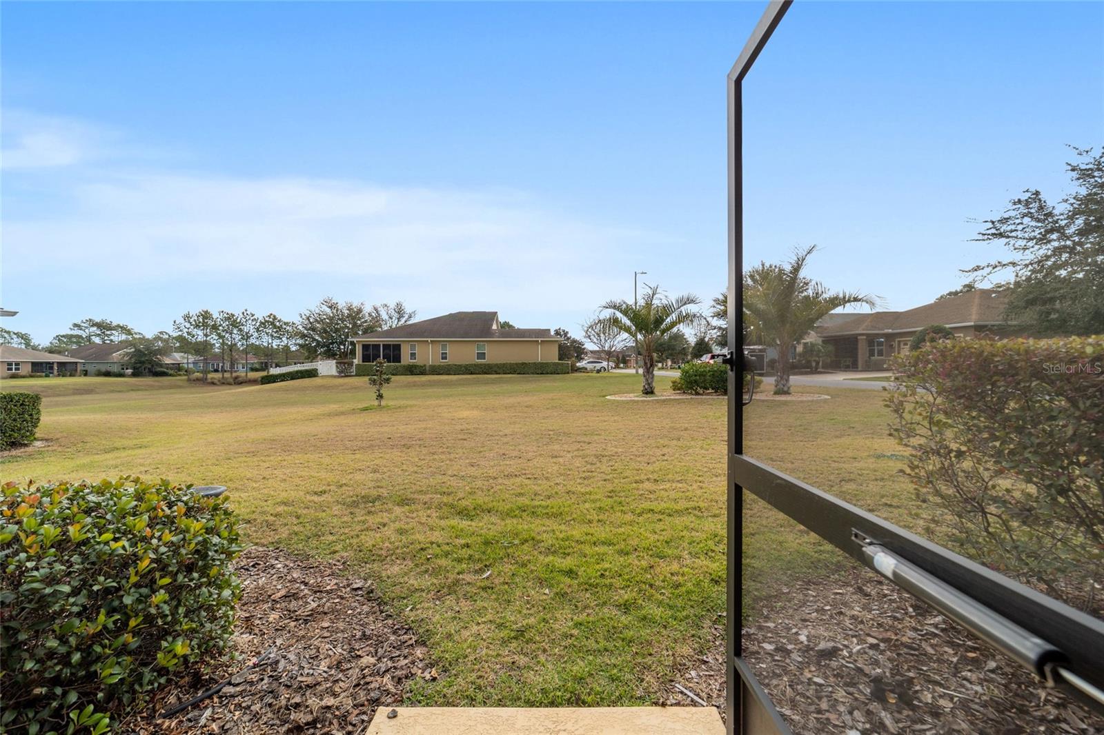 ON TOP OF THE WORLD / WINDSOR - Residential