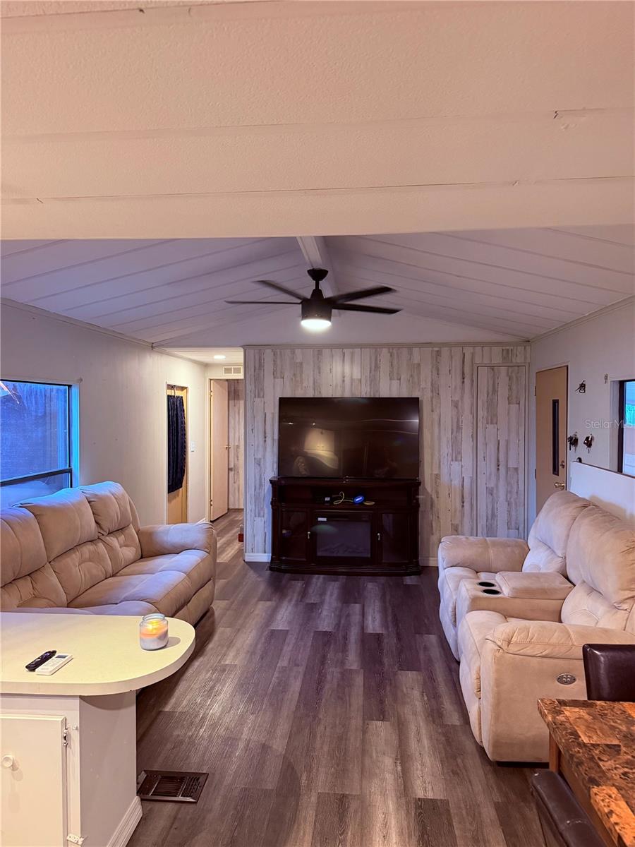 LAKE MARIANA ACRES - Residential