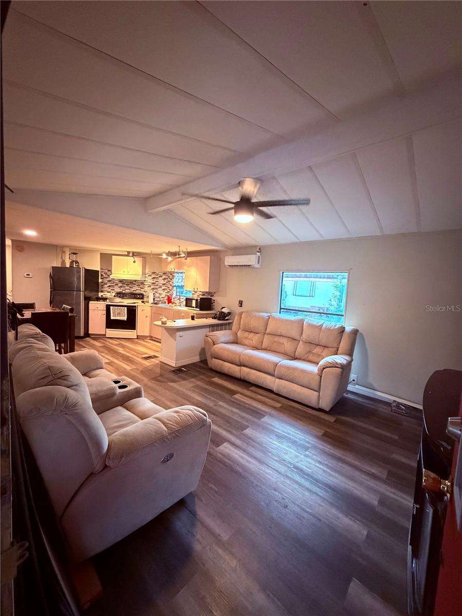 LAKE MARIANA ACRES - Residential