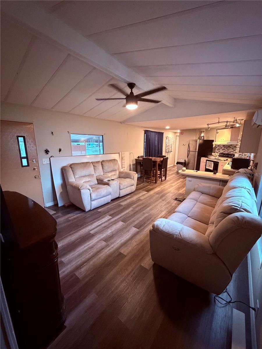 LAKE MARIANA ACRES - Residential