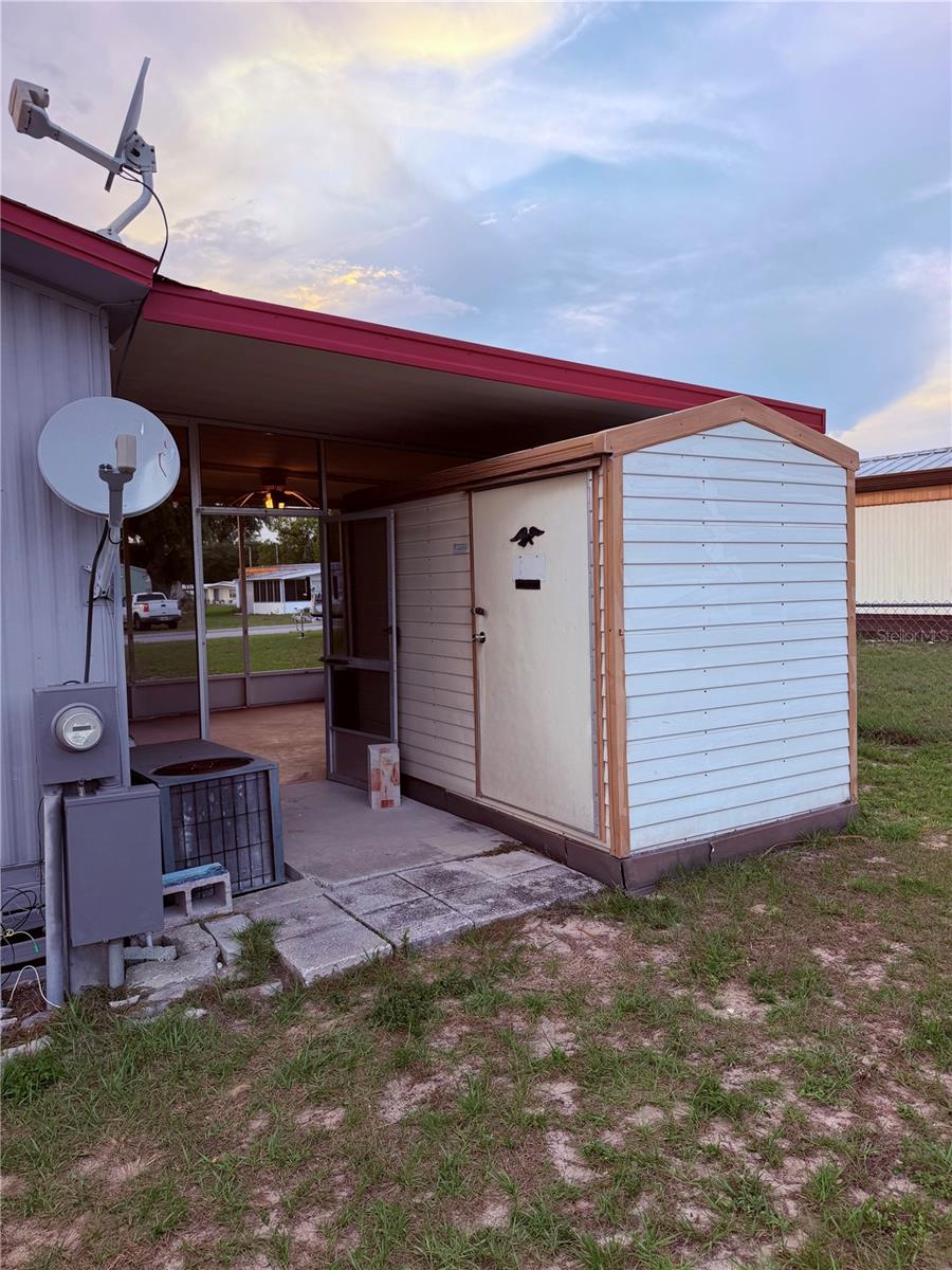 LAKE MARIANA ACRES - Residential