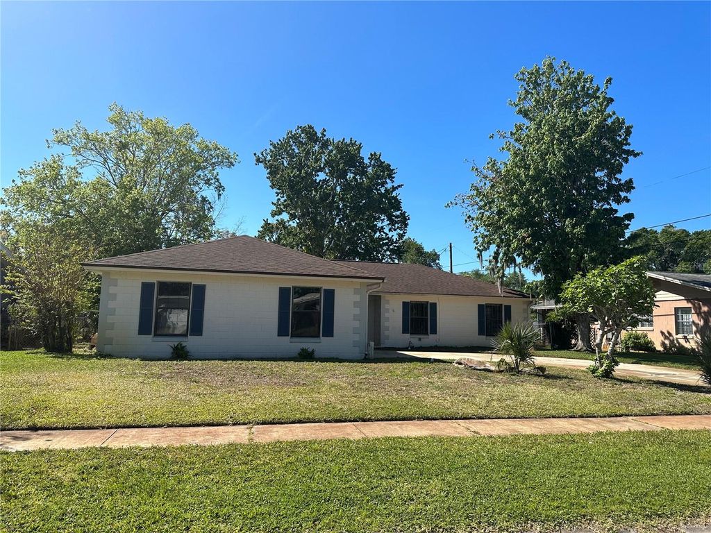 Photo of 1795 S Lilac Circle, Titusville, FL 32796 (MLS # S5144195)