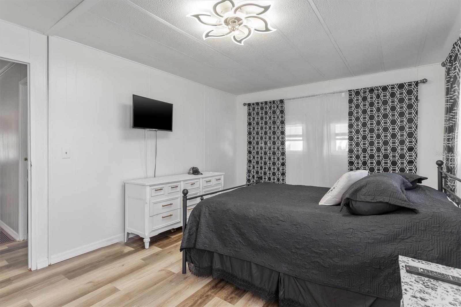 LAZY LAGOON MOB HME PARK COOP - Residential