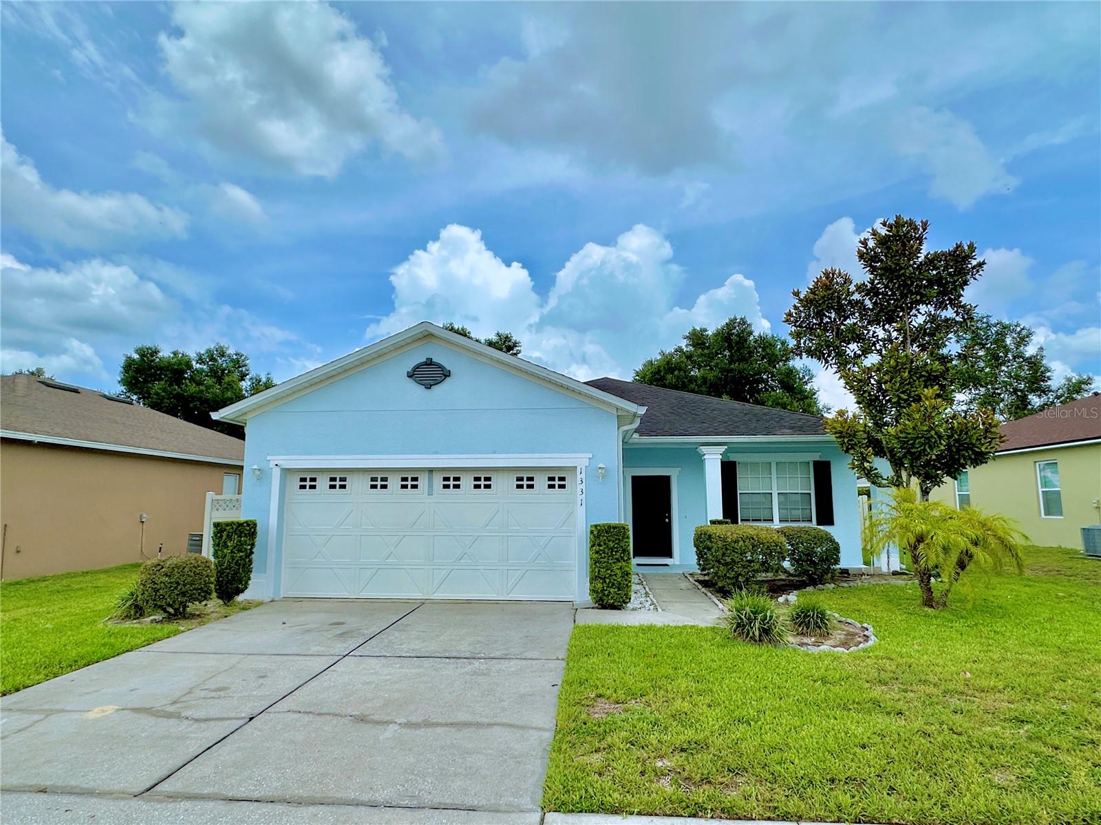 Charming rental Family Home in a Peaceful Community!
Welcome to this inviting 3/2 single family home with a 2 car garage, perfectly designed for comfortable family living. Located in the tranquil neighborhood of Magnolia Ridge in Lake Alfred between Tampa and Orlando, you’ll enjoy the best of both worlds—peace and quiet at home, with easy access to I-4 just 10 minutes away.
Step inside to a spacious family room that’s perfect for movie nights and everyday gathering. The large kitchen offers plenty of counter space and storage, making meal prep a breeze for busy families. The white vinyl fenced backyard is ideal for kids and pets to play safely, while the roomy front porch is the perfect spot to enjoy your morning coffee.
With top rated schools just minutes away. Discovery Academy, Discovery High School, and Adair Middle School. This home truly has it all: space, comfort, and a location that makes family life easy.