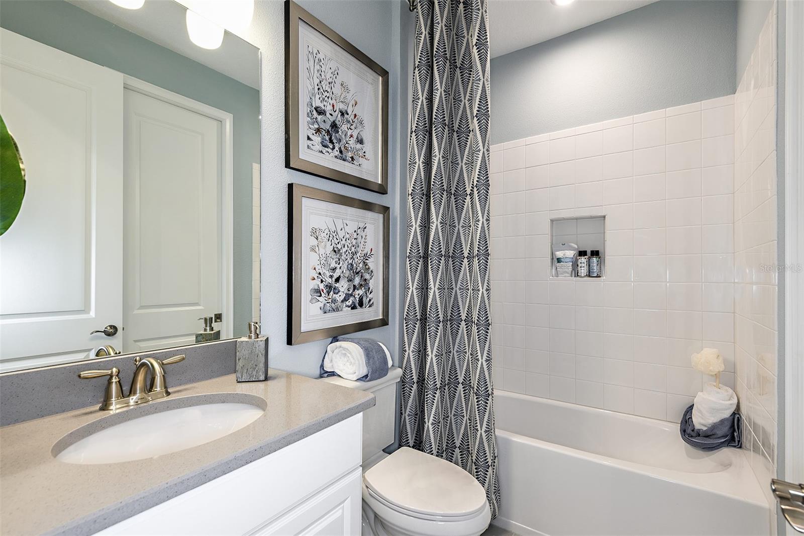 AZARIO ESPLANADE - Residential