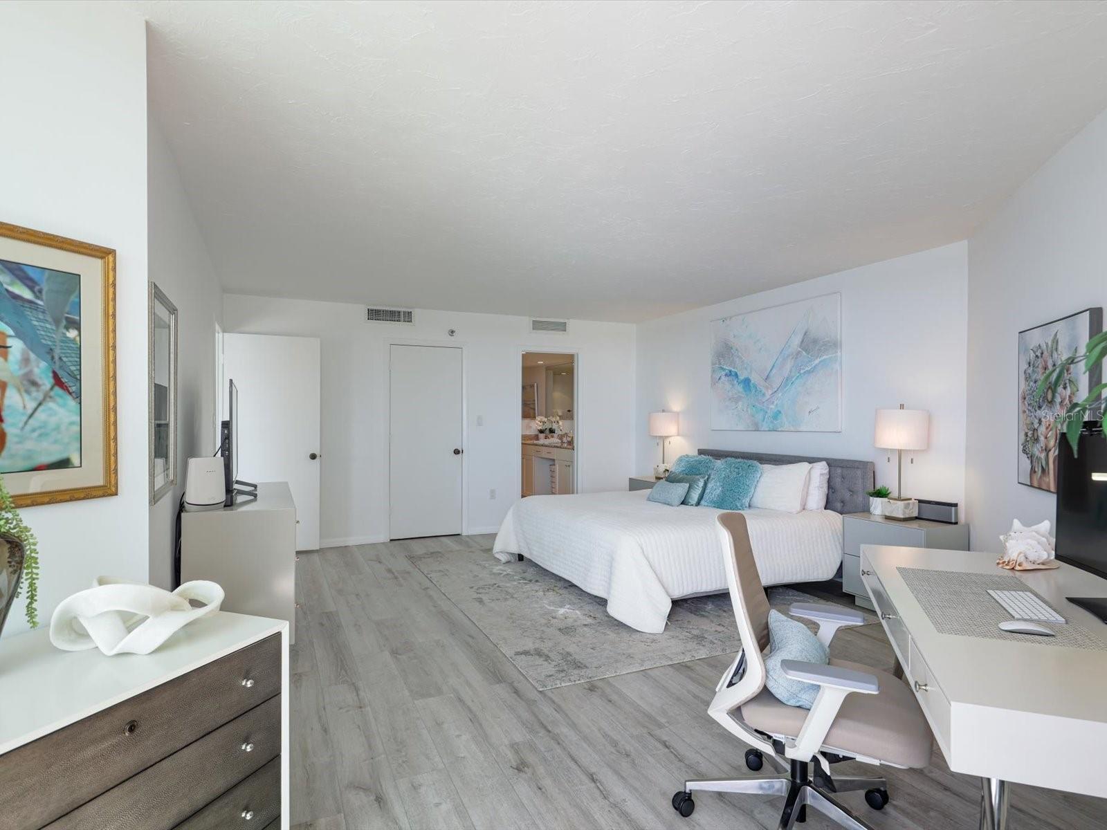 CONDO ON THE BAY TOWER II - Residential