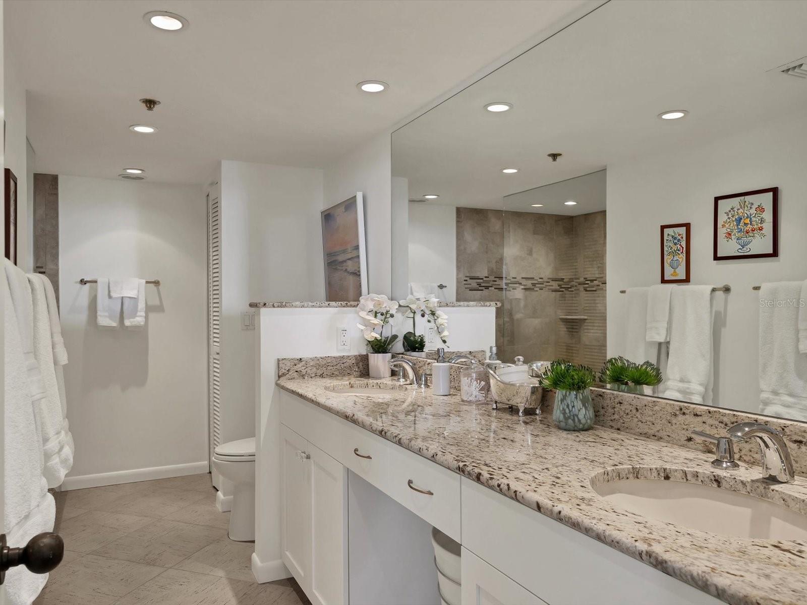 CONDO ON THE BAY TOWER II - Residential