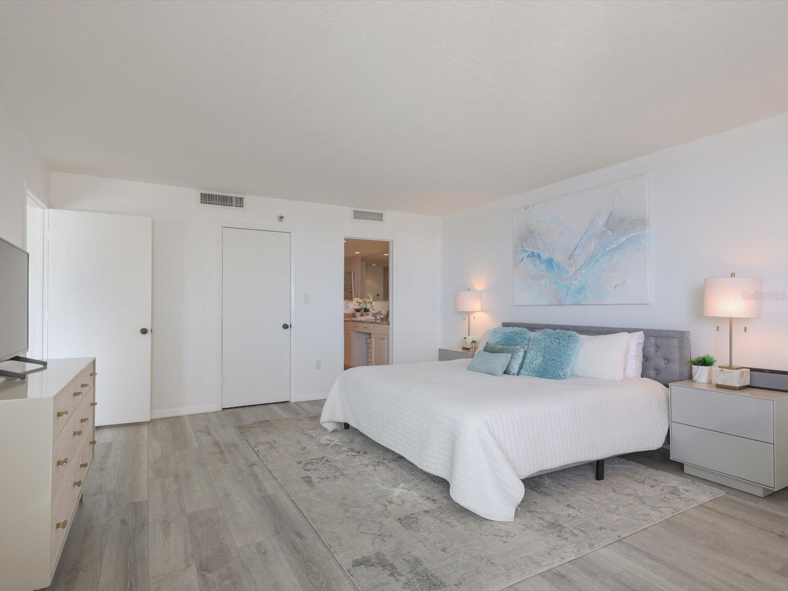 CONDO ON THE BAY TOWER II - Residential