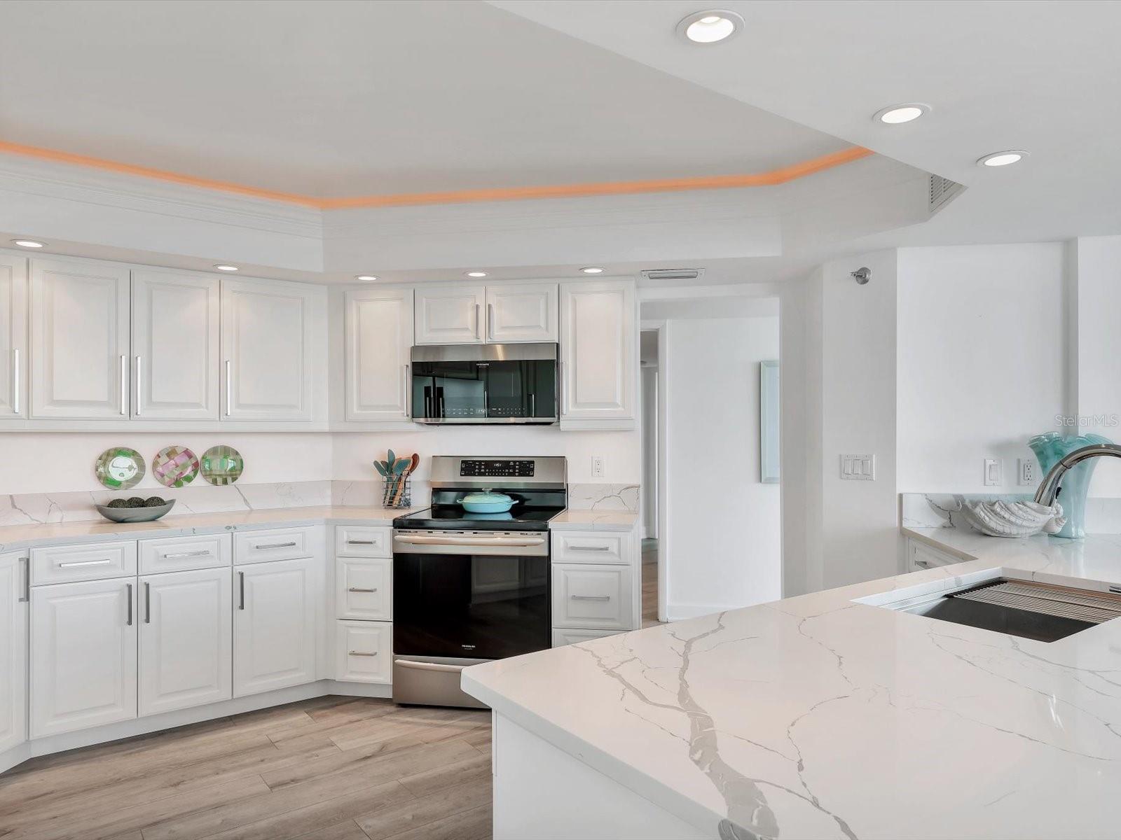 CONDO ON THE BAY TOWER II - Residential