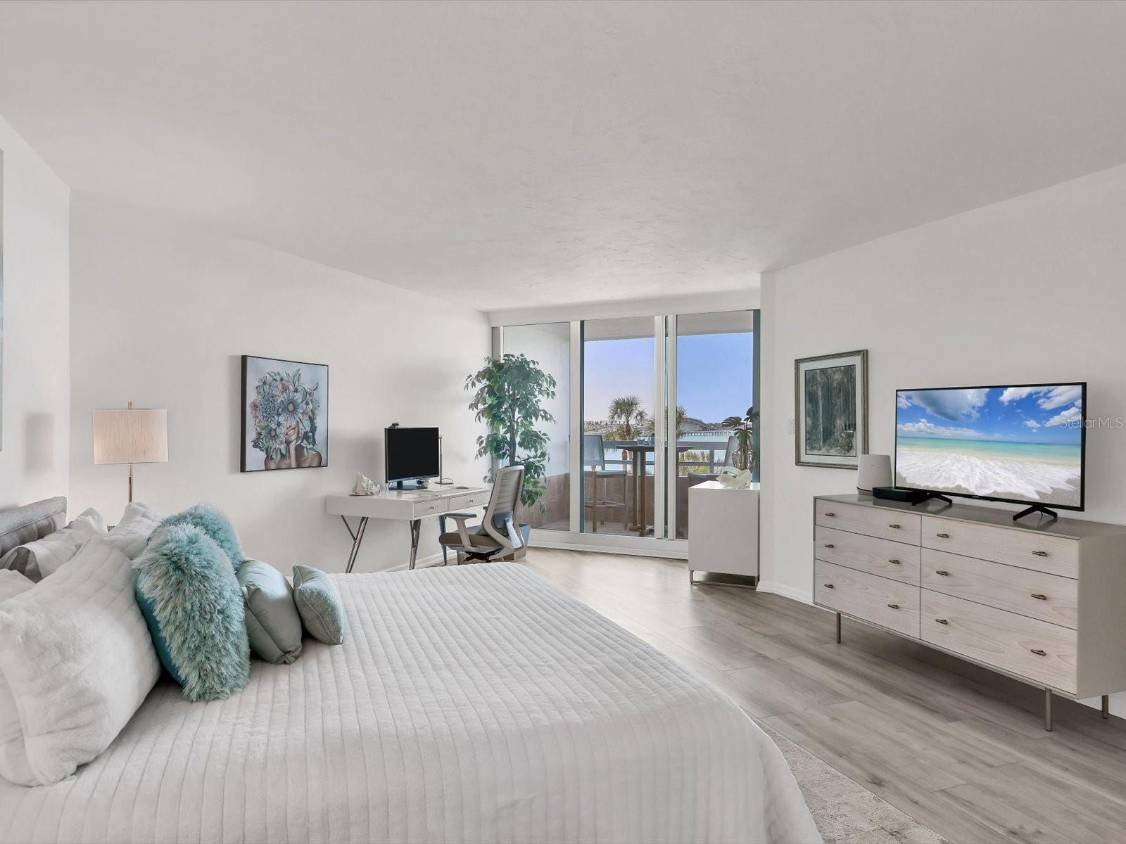 CONDO ON THE BAY TOWER II - Residential