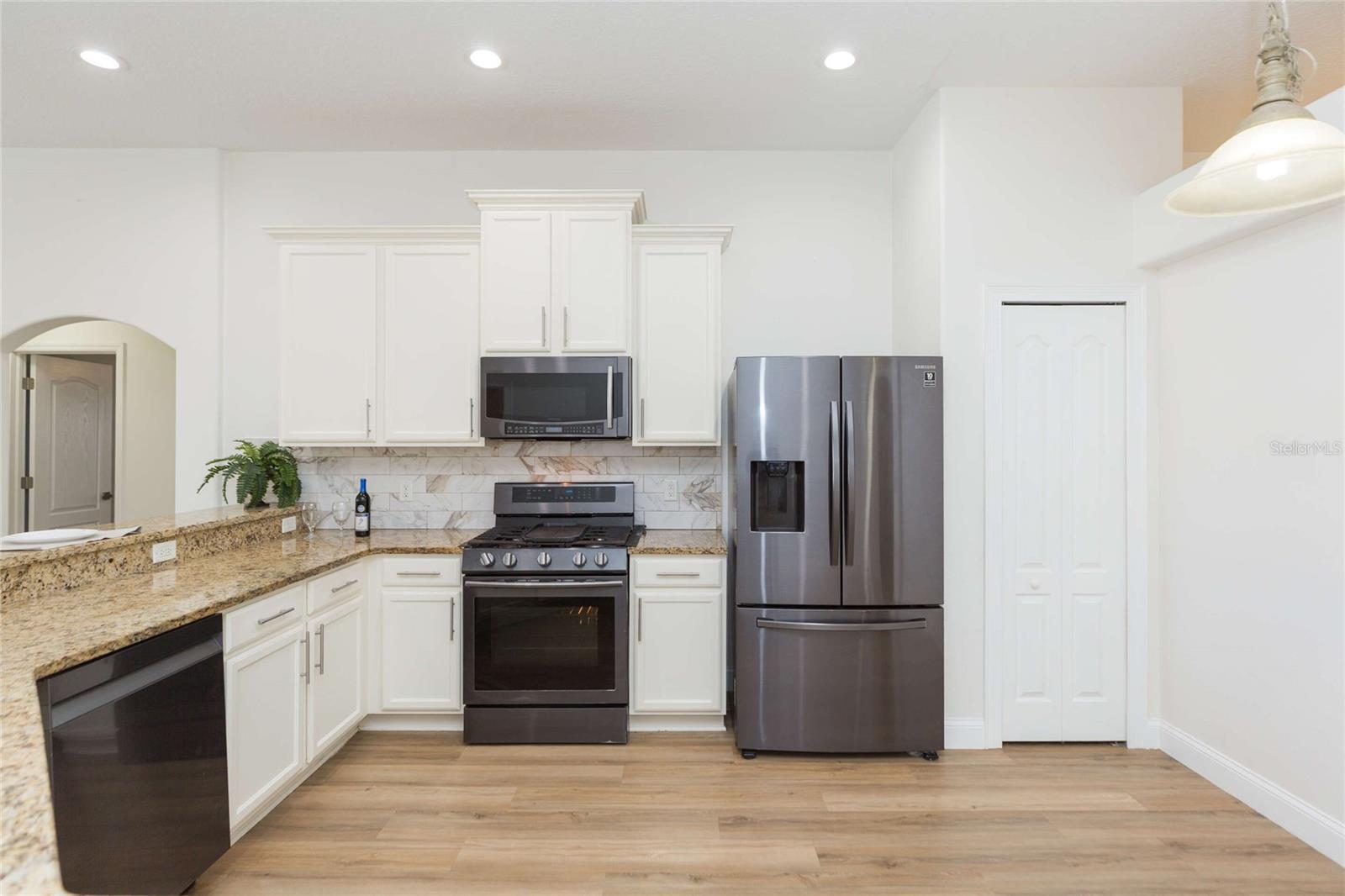 LAKE WEEKS PH 2 & 3 - Residential