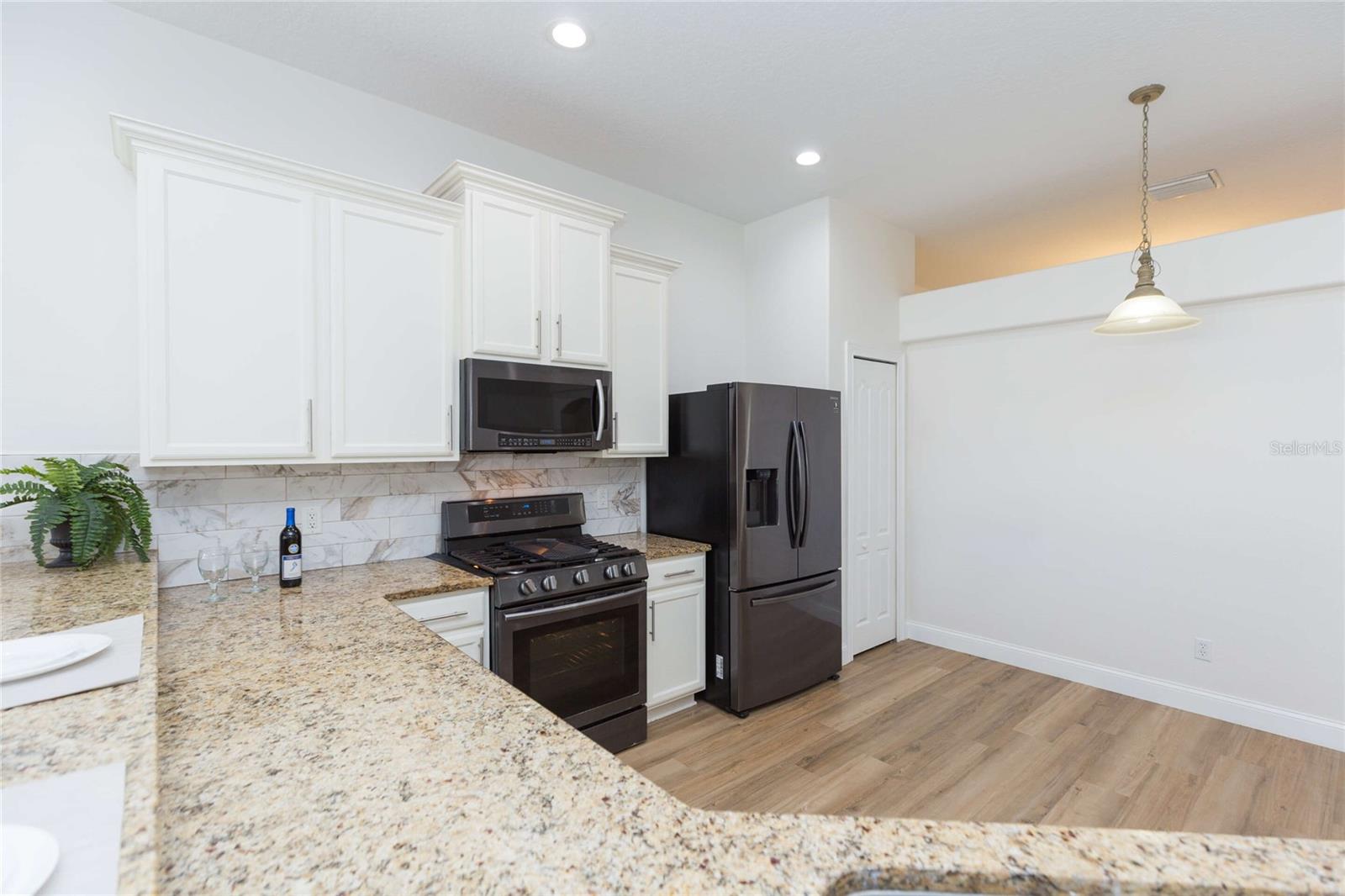 LAKE WEEKS PH 2 & 3 - Residential