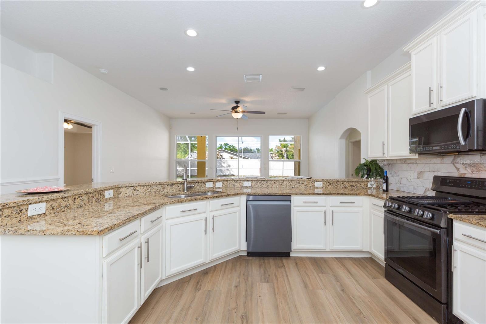 LAKE WEEKS PH 2 & 3 - Residential