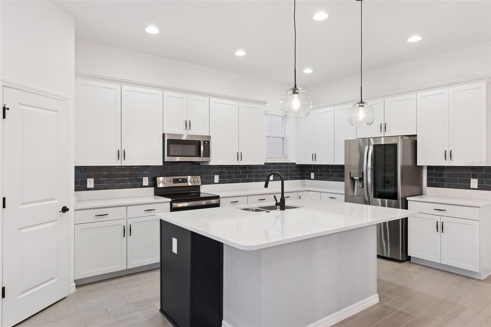 WINDING BAY - Residential