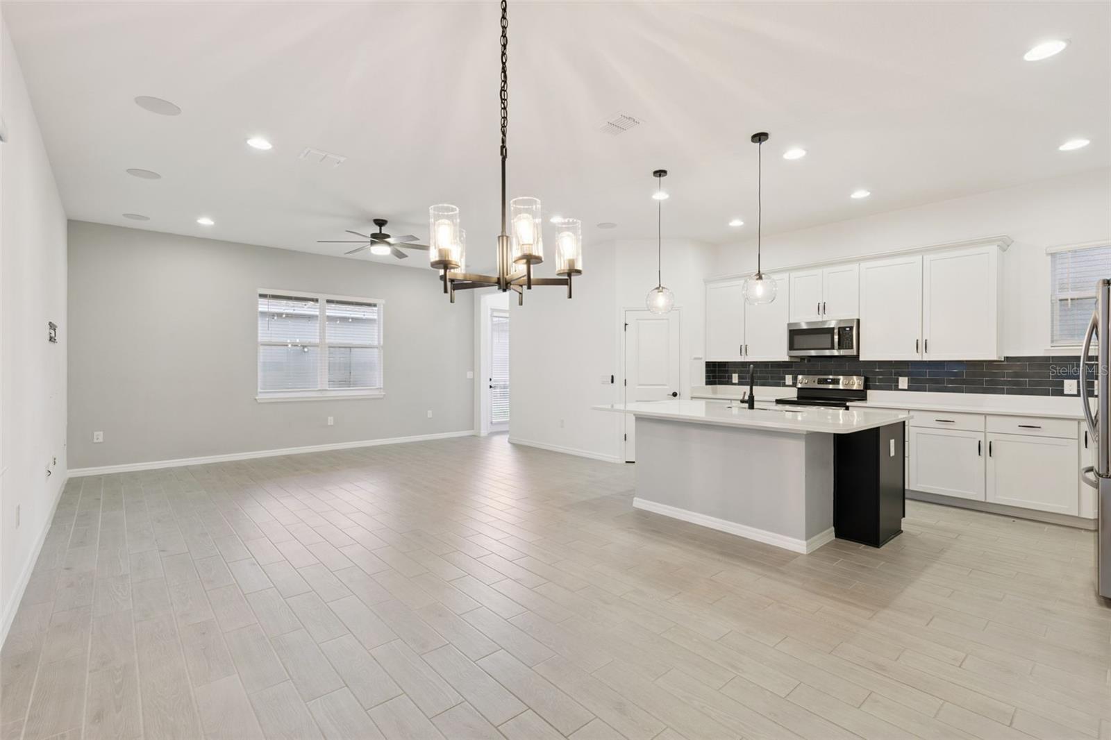 WINDING BAY - Residential