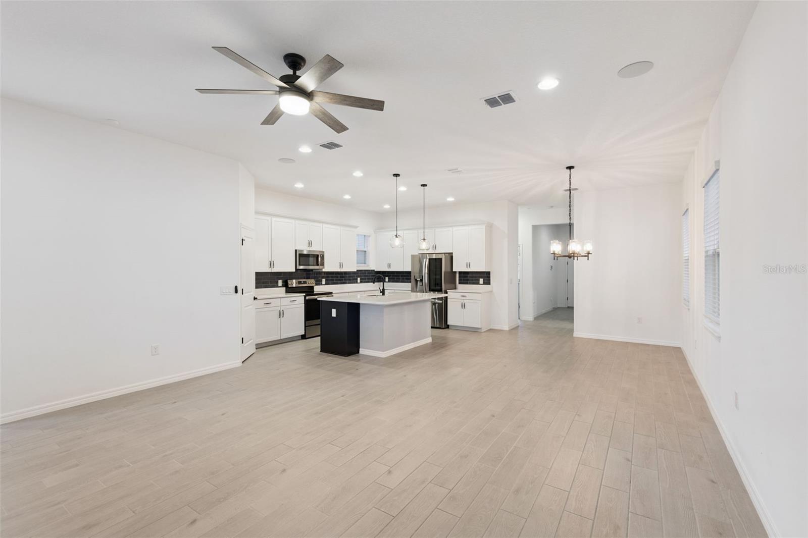WINDING BAY - Residential