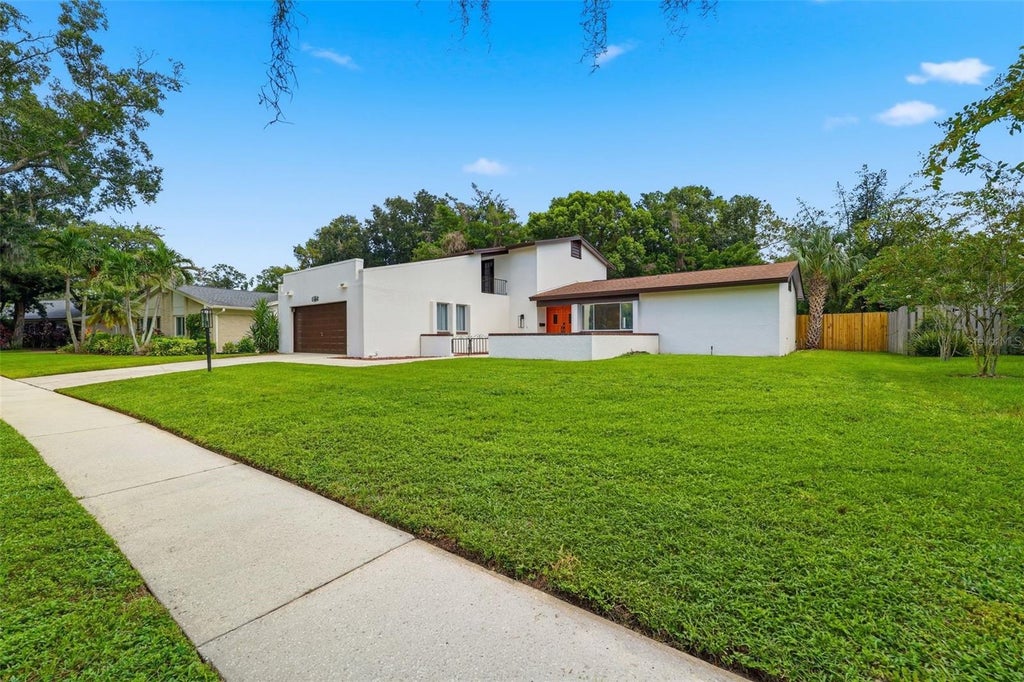 Photo of 11735 Lipsey Road, Tampa, FL 33618 (MLS # TB8543008)