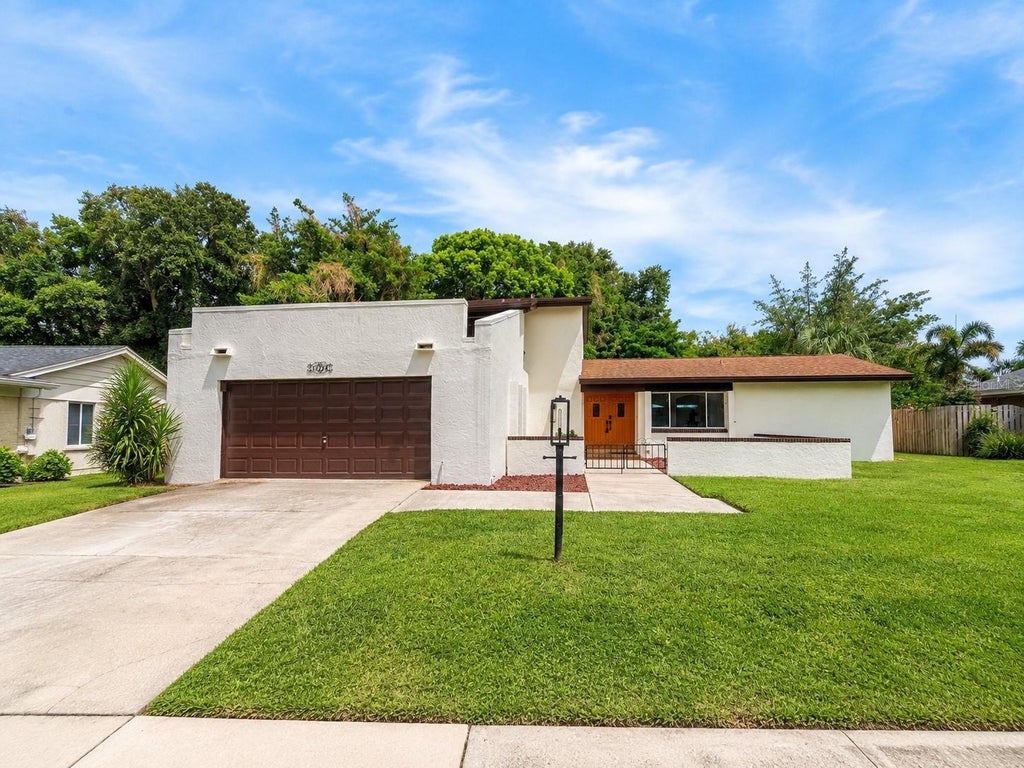 Photo of 11735 Lipsey Road, Tampa, FL 33618 (MLS # TB8543008)