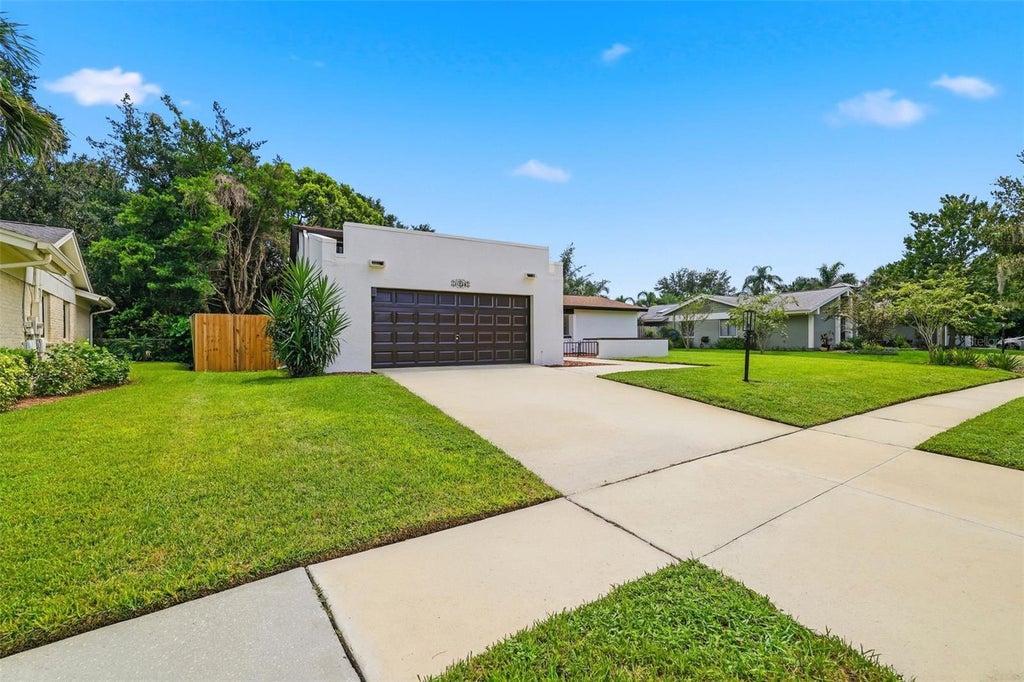 Photo of 11735 Lipsey Road, Tampa, FL 33618 (MLS # TB8543008)