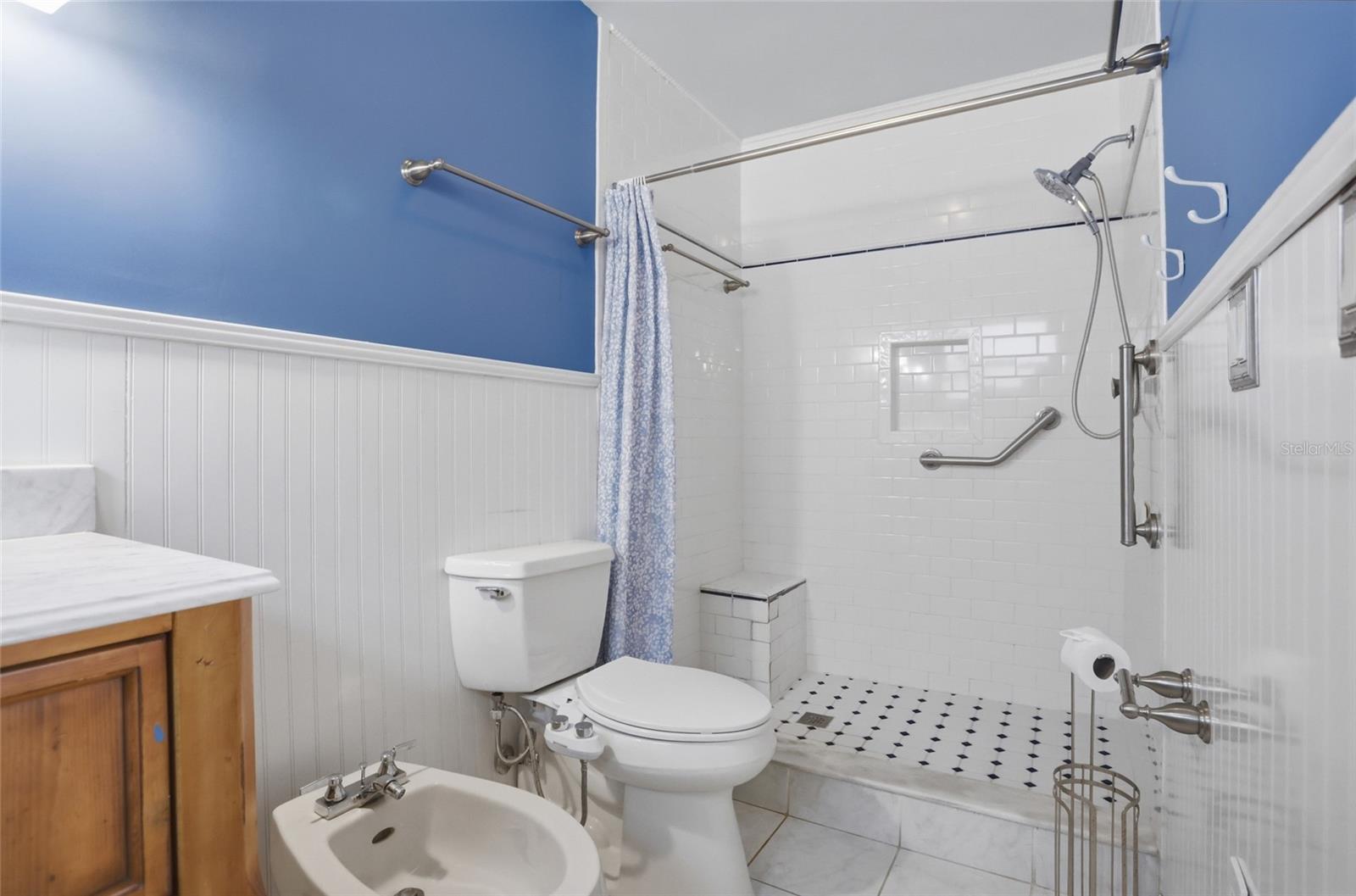 ANDERSON HEIGHTS - Residential