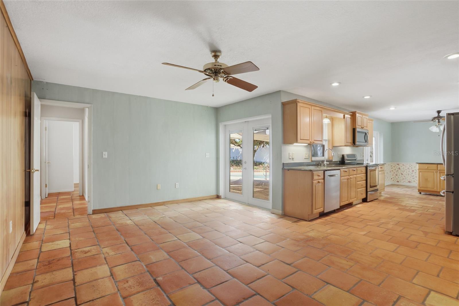 ANDERSON HEIGHTS - Residential