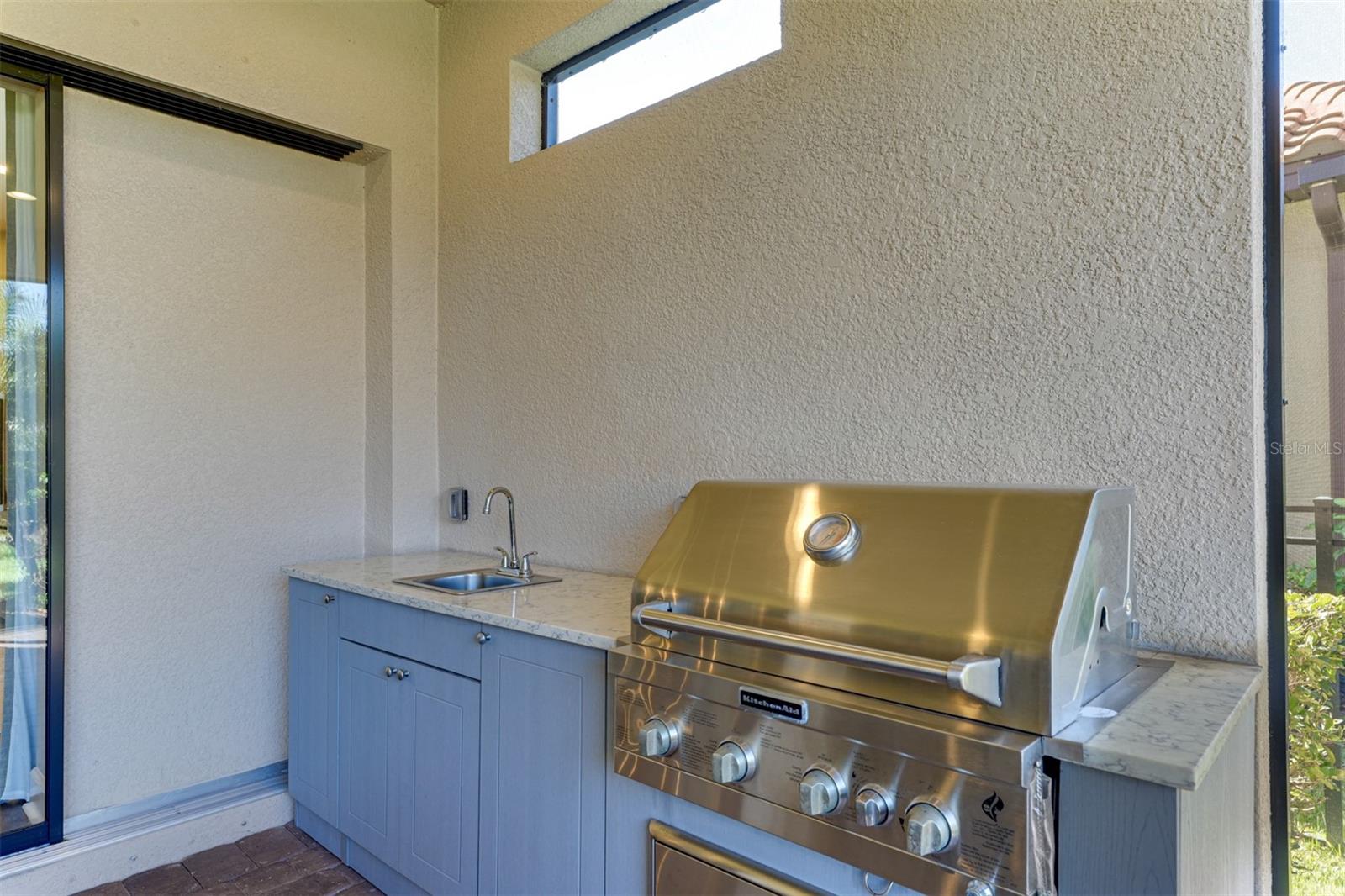 ESPLANADE GOLF & COUNTRY CLUB - Residential Lease