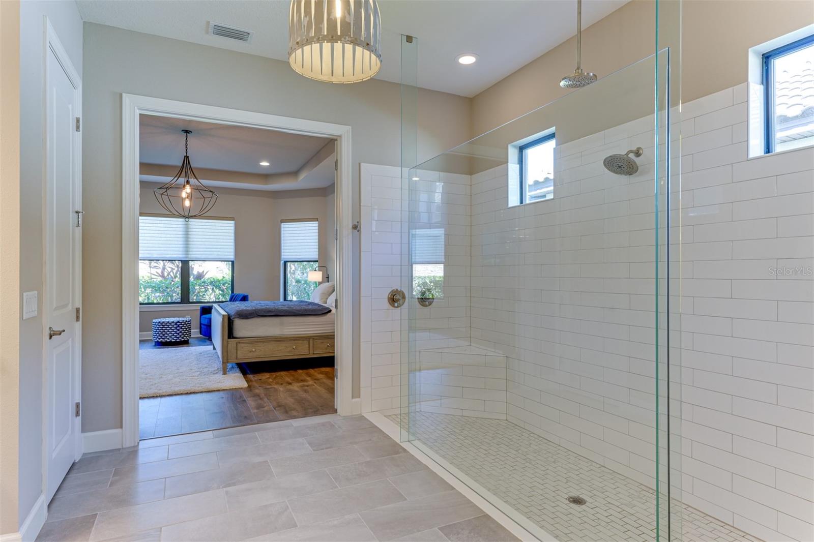 ESPLANADE GOLF & COUNTRY CLUB - Residential Lease