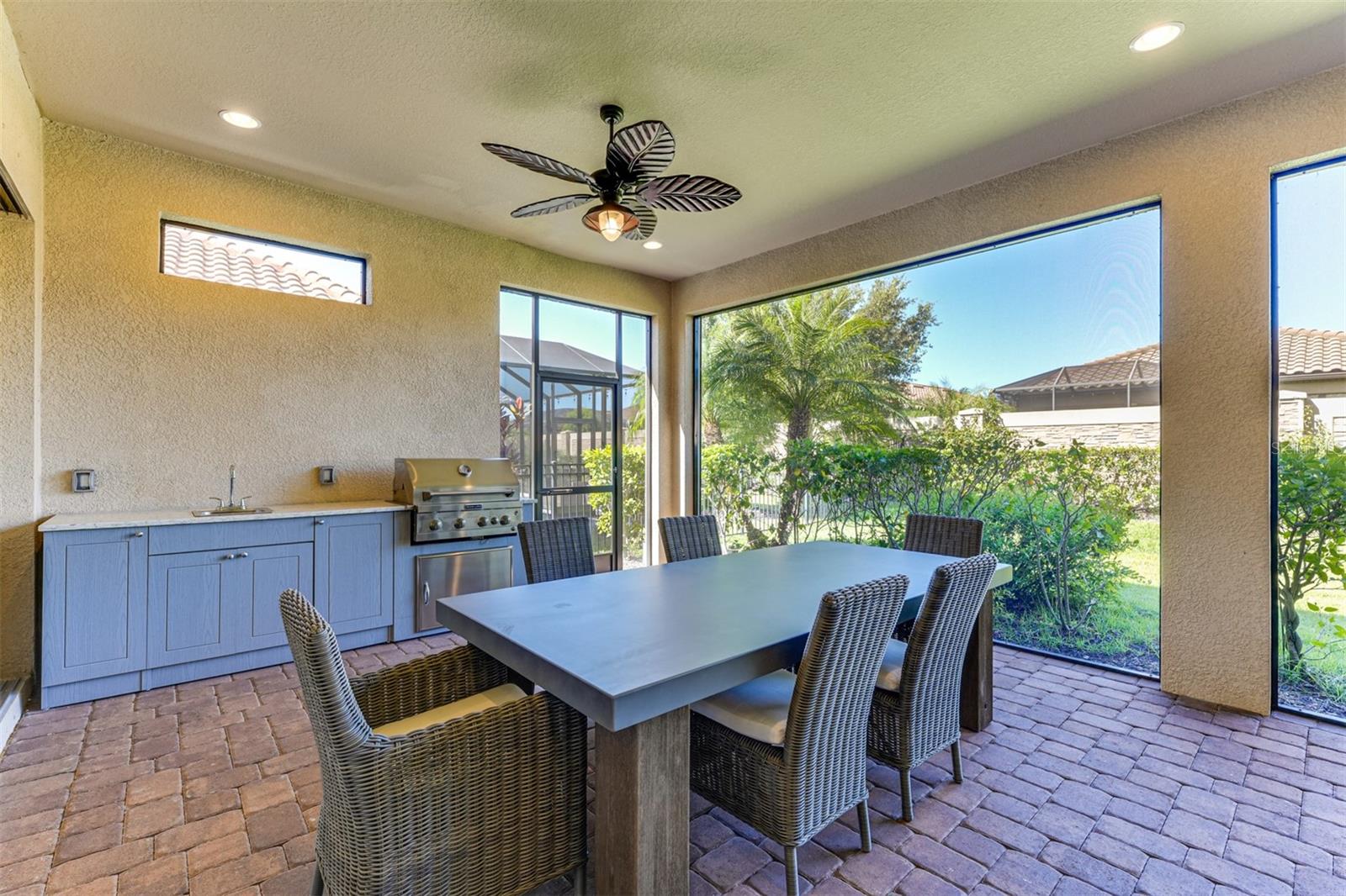 ESPLANADE GOLF & COUNTRY CLUB - Residential Lease