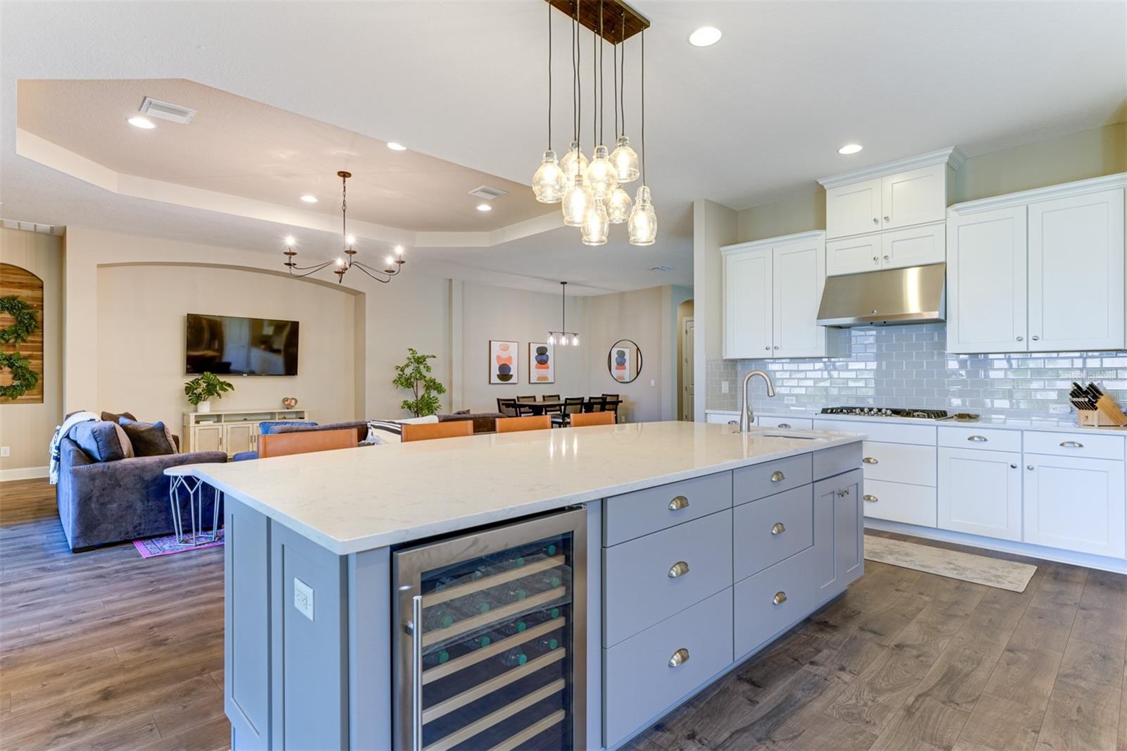 ESPLANADE GOLF & COUNTRY CLUB - Residential Lease