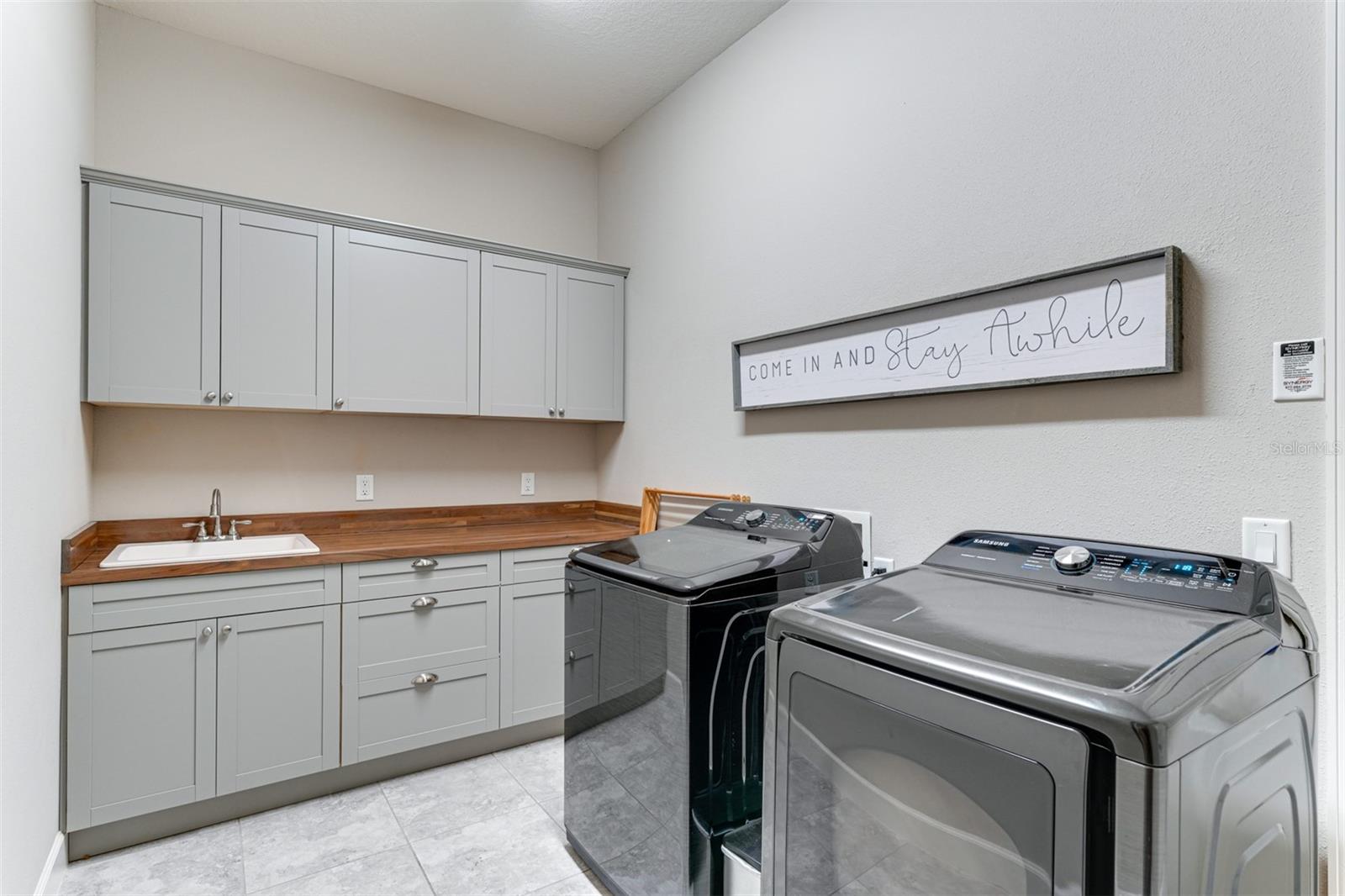 ESPLANADE GOLF & COUNTRY CLUB - Residential Lease