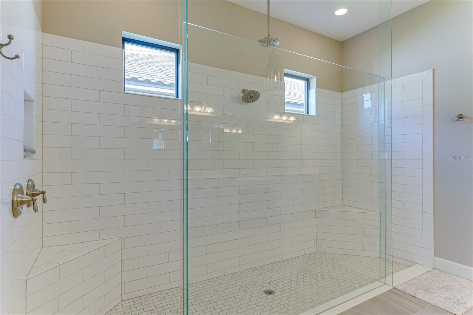 ESPLANADE GOLF & COUNTRY CLUB - Residential Lease