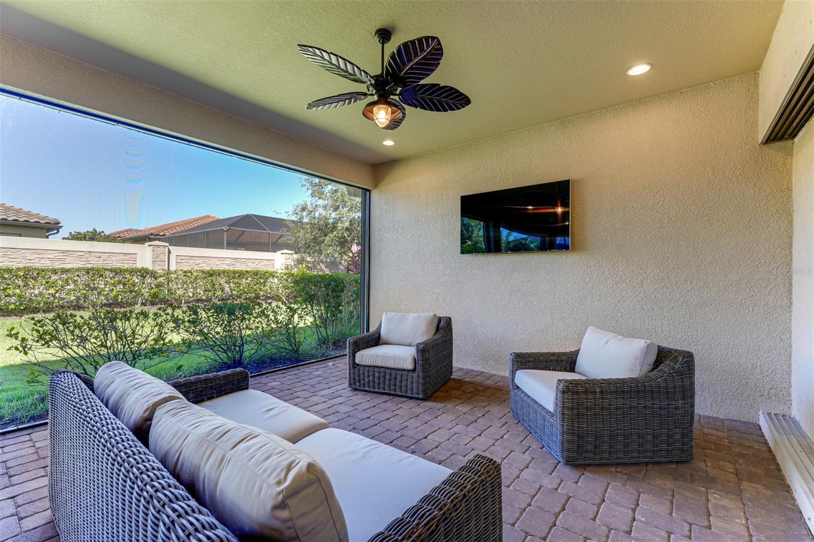 ESPLANADE GOLF & COUNTRY CLUB - Residential Lease