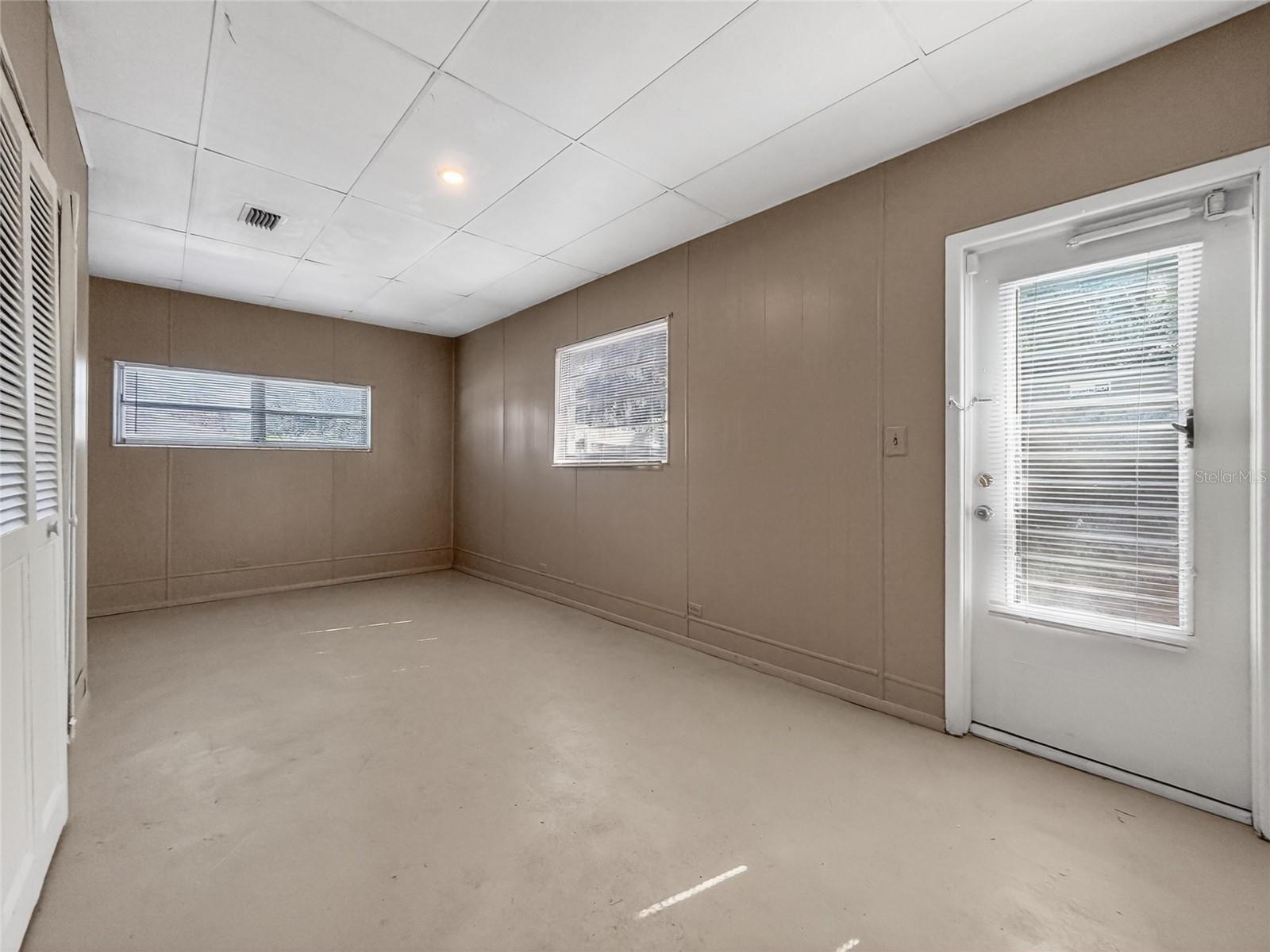 LONDONDERRY HILLS SEC 01 - Residential