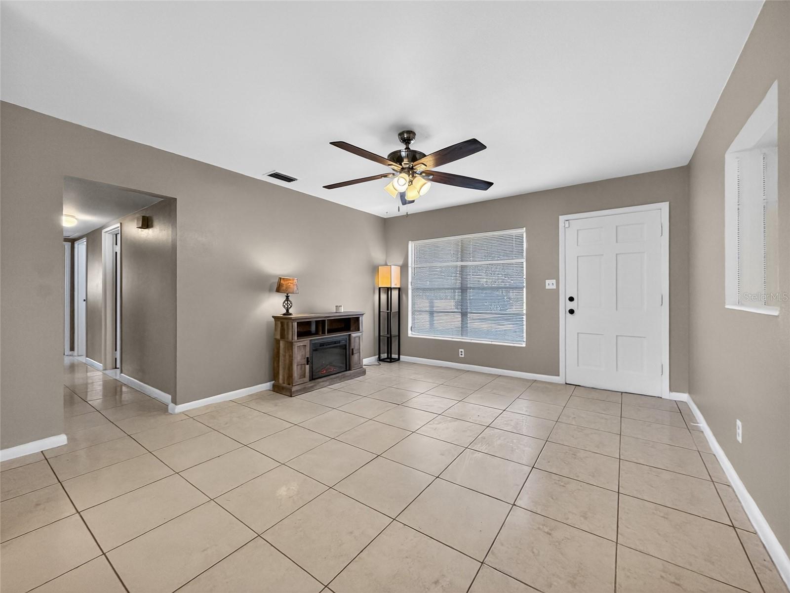 LONDONDERRY HILLS SEC 01 - Residential