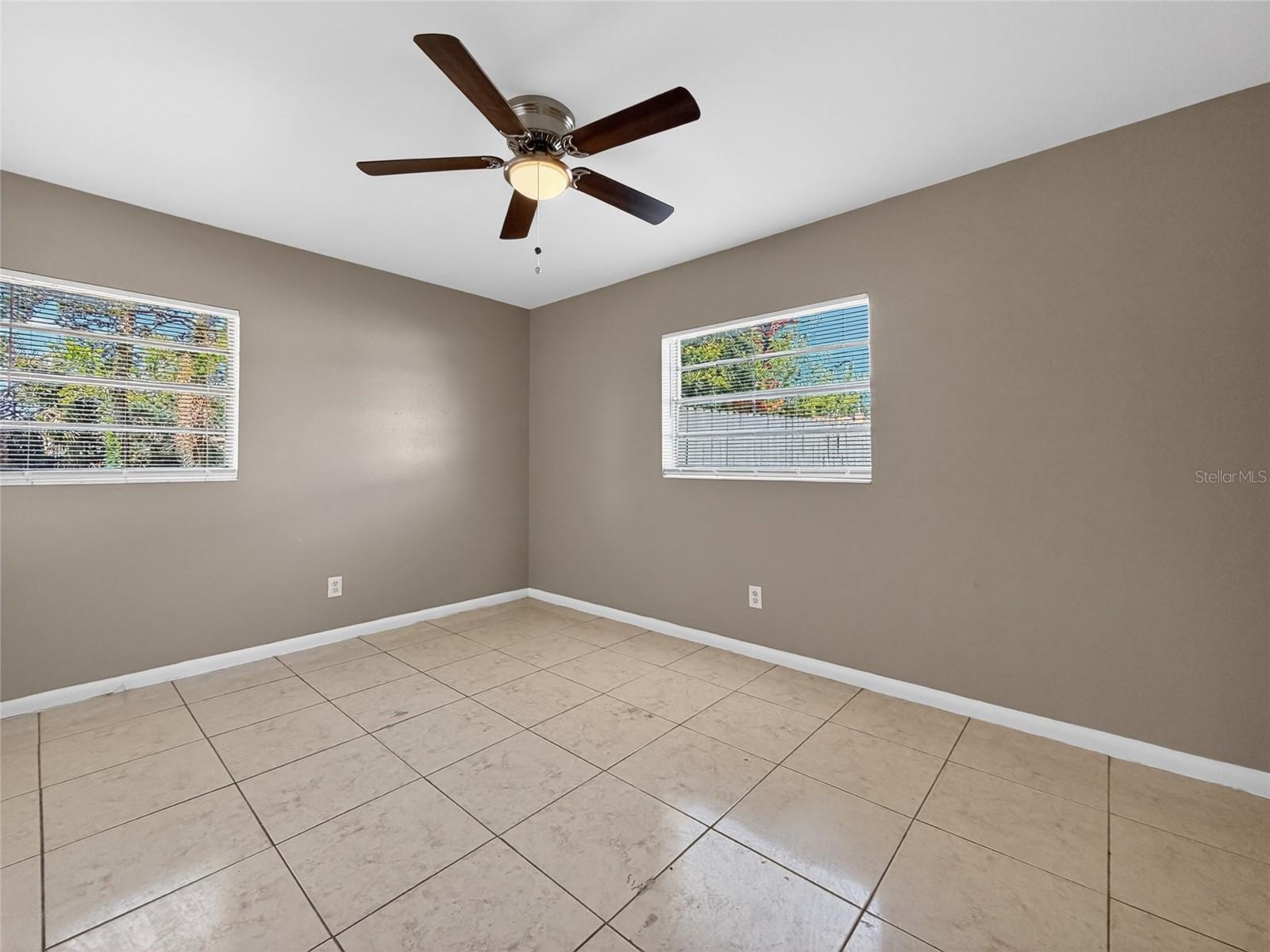 LONDONDERRY HILLS SEC 01 - Residential