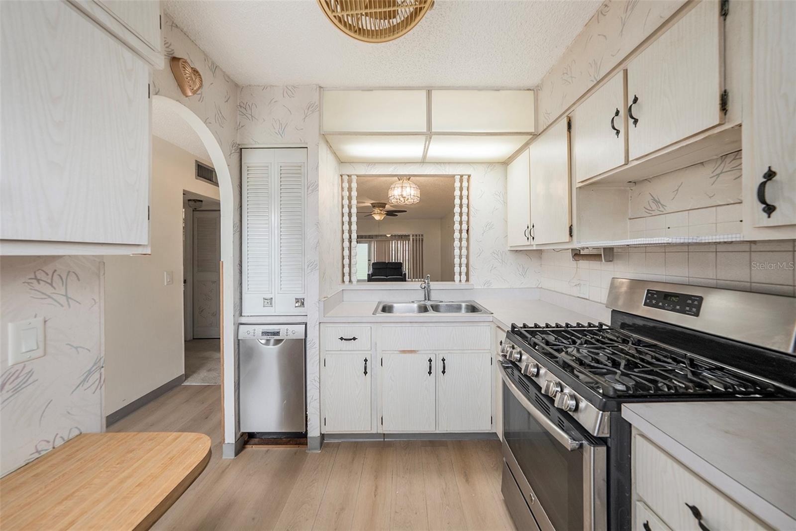 MISSION HILLS CONDO - Residential Lease