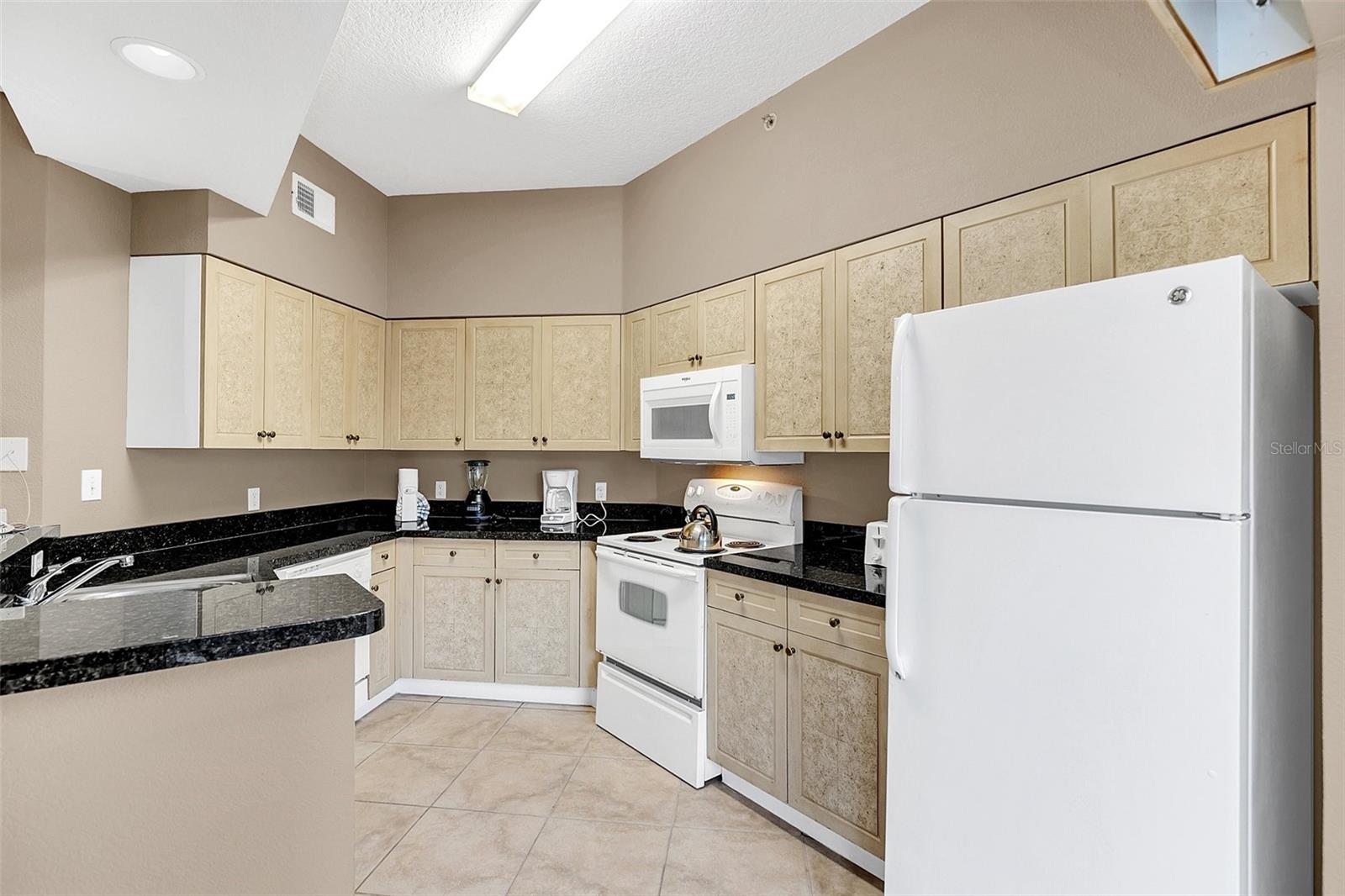 WORLDQUEST RESIDENCE - Residential