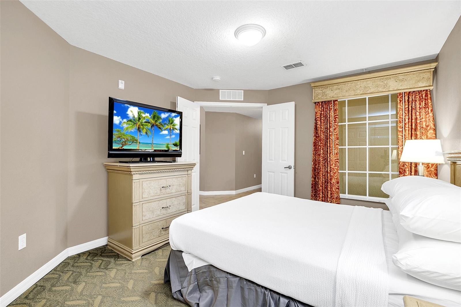 WORLDQUEST RESIDENCE - Residential