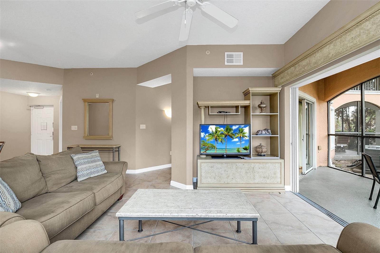 WORLDQUEST RESIDENCE - Residential