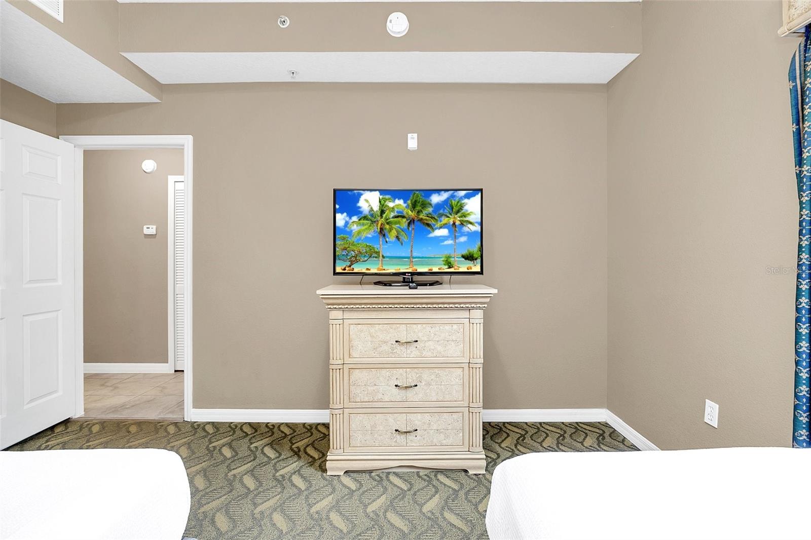 WORLDQUEST RESIDENCE - Residential