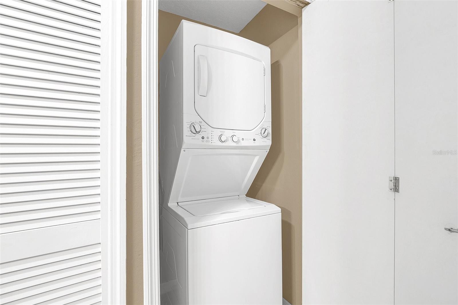 WORLDQUEST RESIDENCE - Residential