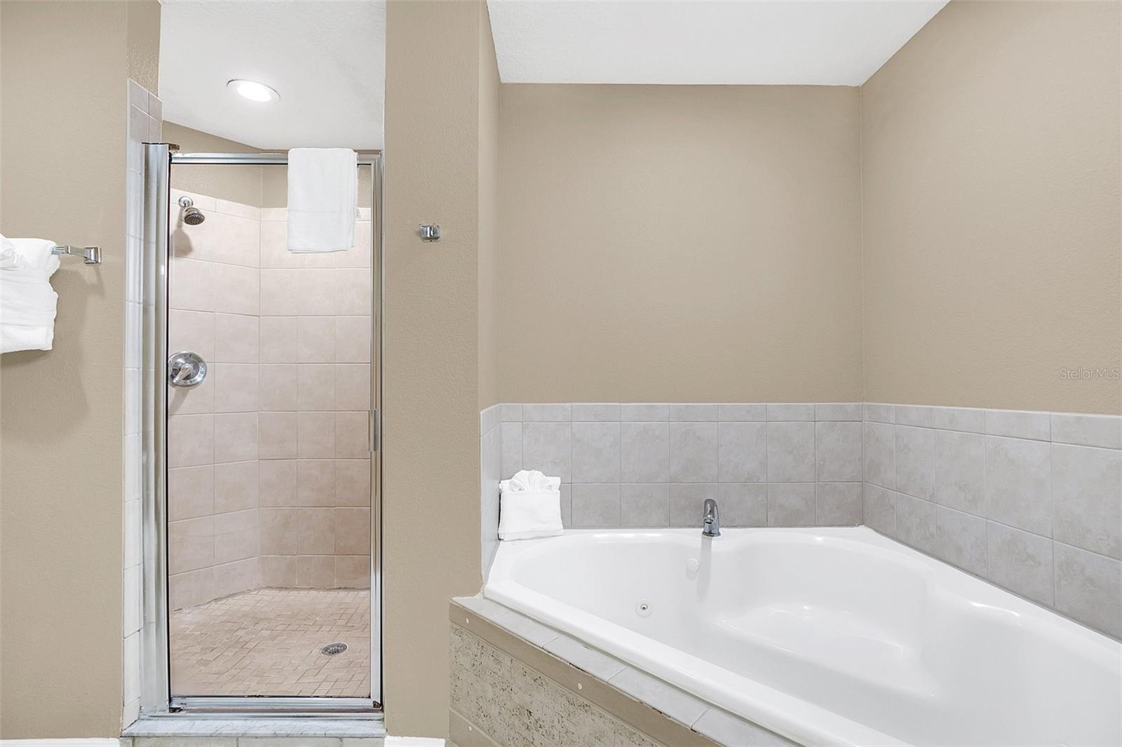 WORLDQUEST RESIDENCE - Residential