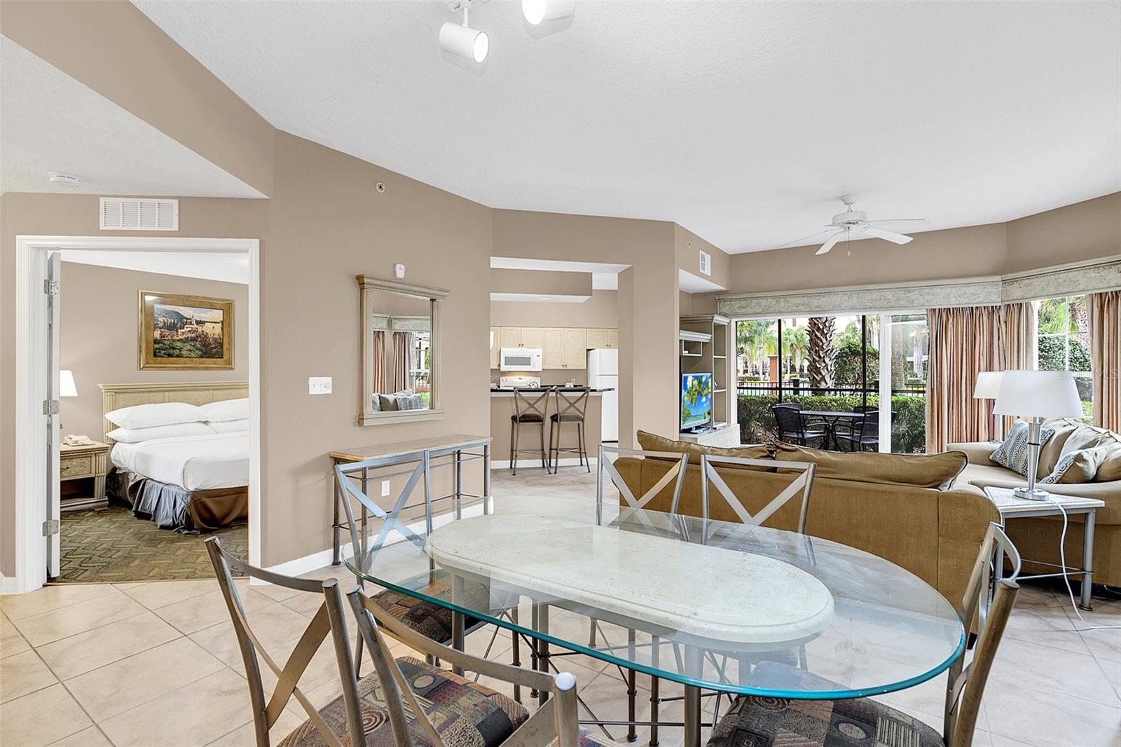 WORLDQUEST RESIDENCE - Residential