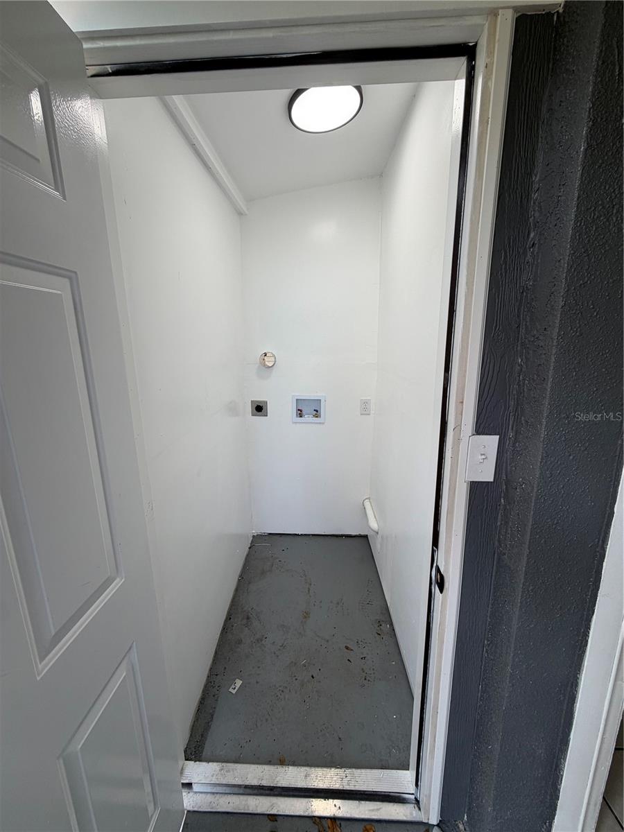DEKLES SUB OF SW 1/4OFSW 1/4 - Residential